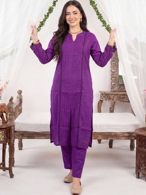 Women Ethnic Motifs Pleated Thread Work Kurta with Trousers 1