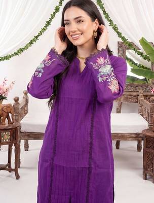 Women Ethnic Motifs Pleated Thread Work Kurta with Trousers 2