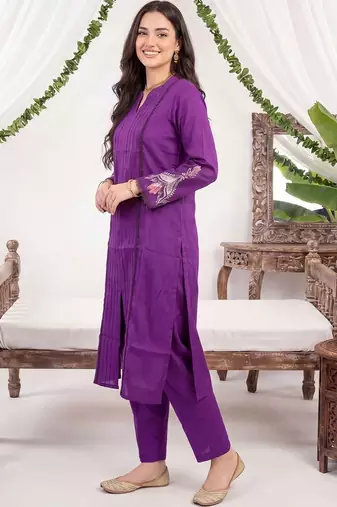 Women Ethnic Motifs Pleated Thread Work Kurta with Trousers