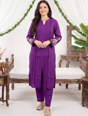 Women Ethnic Motifs Pleated Thread Work Kurta with Trousers 6