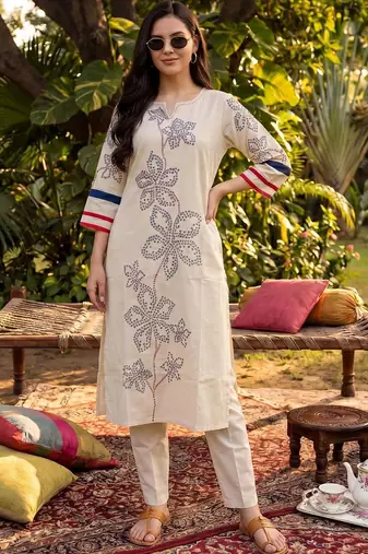 Women Ethnic Motifs Printed Regular Kurta with Trousers