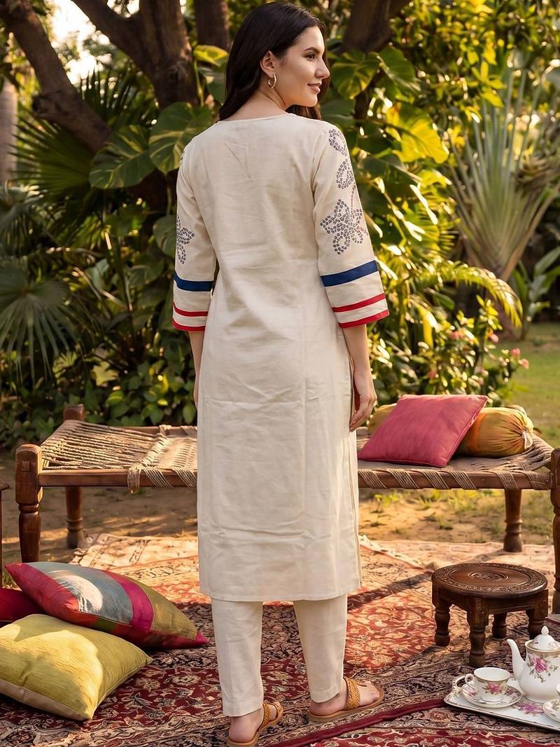 Women Ethnic Motifs Printed Regular Kurta with Trousers
