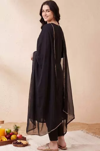 Women Regular Gotta Patti Pure Cotton Kurta with Trousers & With Dupatta