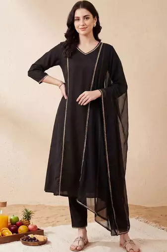 Women Regular Gotta Patti Pure Cotton Kurta with Trousers & With Dupatta