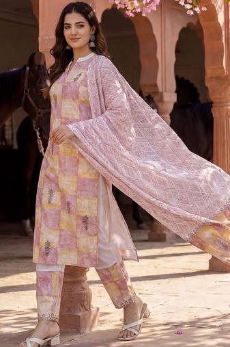 Women Printed Regular Pure Cotton Kurta with Trousers & With Dupatta