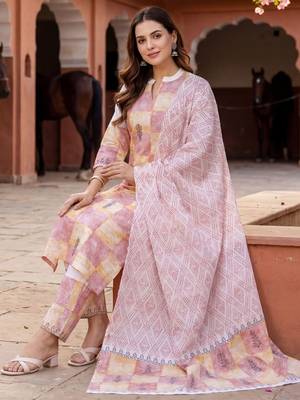 Women Printed Regular Pure Cotton Kurta with Trousers & With Dupatta 2