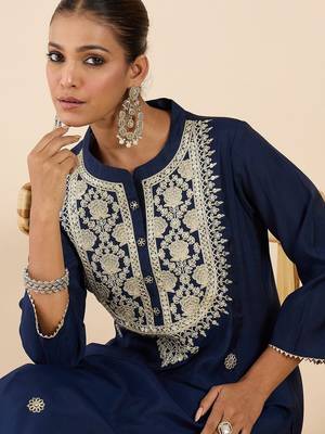 Women Ethnic Motifs Embroidered Regular Thread Work Kurta with Trousers 1