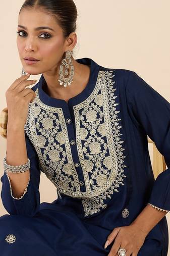 Women Ethnic Motifs Embroidered Regular Thread Work Kurta with Trousers