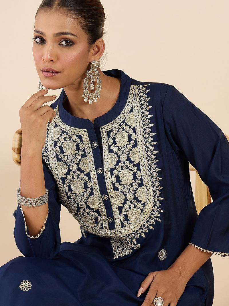 Women Ethnic Motifs Embroidered Regular Thread Work Kurta with Trousers