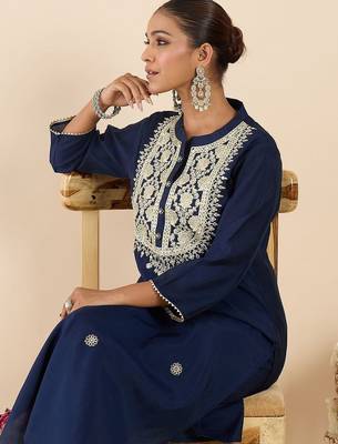 Women Ethnic Motifs Embroidered Regular Thread Work Kurta with Trousers 2