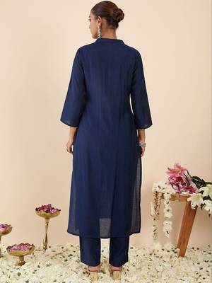 Women Ethnic Motifs Embroidered Regular Thread Work Kurta with Trousers 3