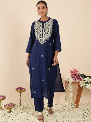 Women Ethnic Motifs Embroidered Regular Thread Work Kurta with Trousers 5