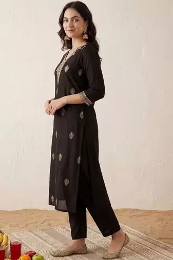 Women Ethnic Motifs Embroidered Regular Kurta with Trousers