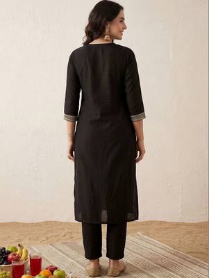 Women Ethnic Motifs Embroidered Regular Kurta with Trousers 4