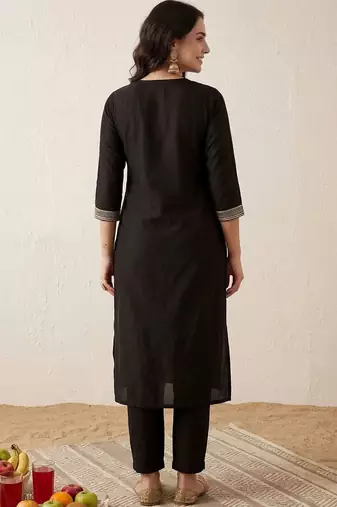 Women Ethnic Motifs Embroidered Regular Kurta with Trousers