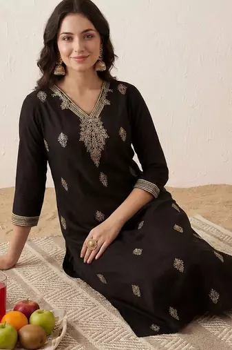 Women Ethnic Motifs Embroidered Regular Kurta with Trousers