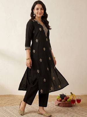 Women Ethnic Motifs Embroidered Regular Kurta with Trousers 6