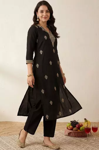 Women Ethnic Motifs Embroidered Regular Kurta with Trousers