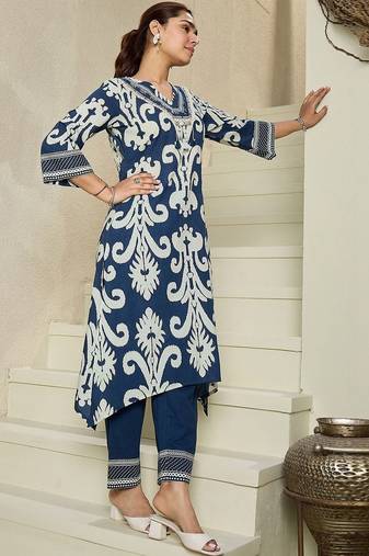 Women Ethnic Motifs Printed Regular Thread Work  Cotton Kurta with Trousers