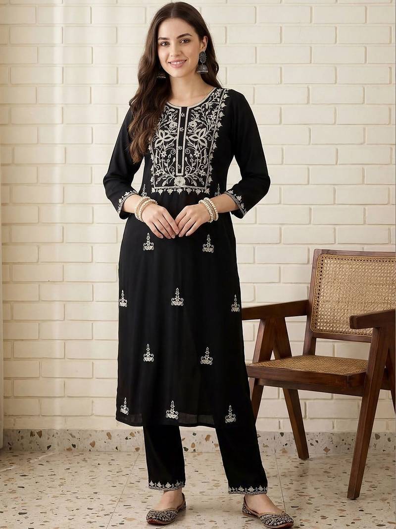Women Ethnic Motifs Embroidered Regular Thread Work Kurta with Trousers