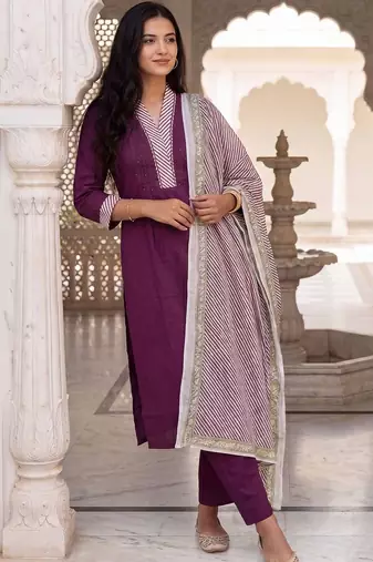 Women Regular Thread Work Pure Cotton Kurta with Trousers & With Dupatta