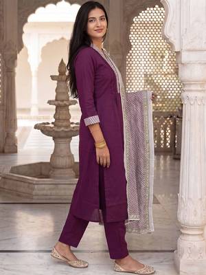 Women Regular Thread Work Pure Cotton Kurta with Trousers & With Dupatta 3