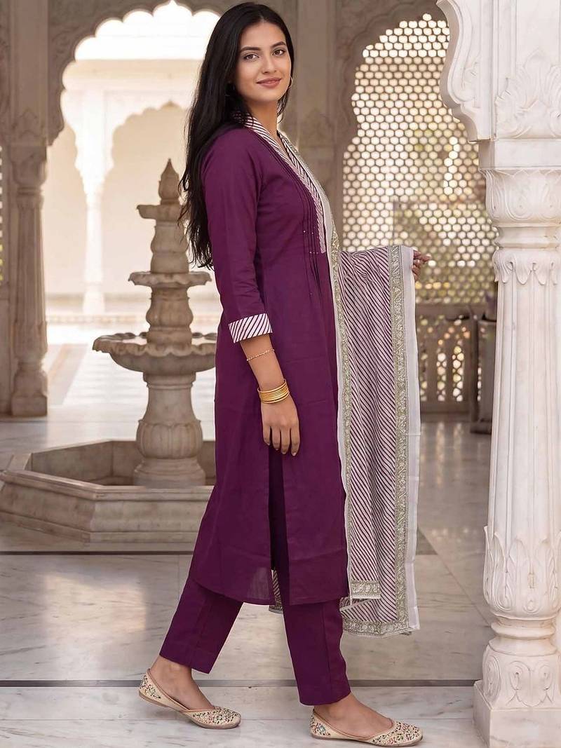Women Regular Thread Work Pure Cotton Kurta with Trousers & With Dupatta