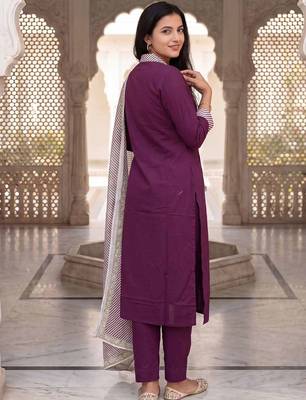 Women Regular Thread Work Pure Cotton Kurta with Trousers & With Dupatta 4