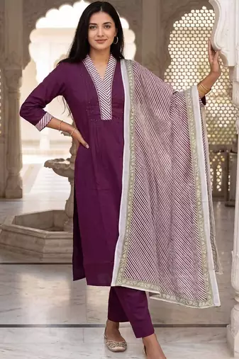 Women Regular Thread Work Pure Cotton Kurta with Trousers & With Dupatta