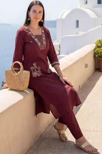 Women Ethnic Motifs Embroidered Regular Thread Work Pure Cotton Kurta with Trousers