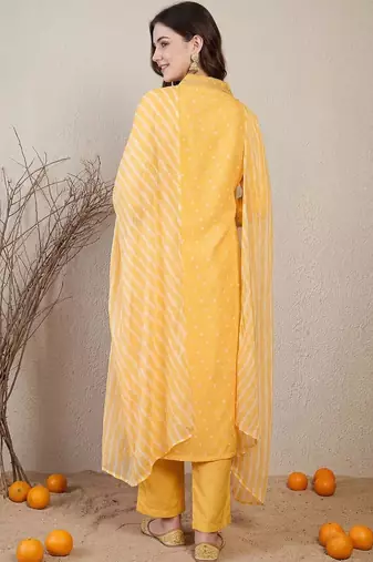 Women Bandhani Printed Regular Sequinned Kurta with Trousers & With Dupatta