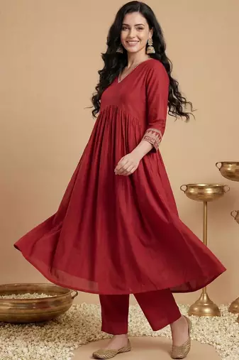 Women Ethnic Motifs Embroidered Regular Liva Kurta with Trousers