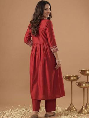 Women Ethnic Motifs Embroidered Regular Liva Kurta with Trousers 6
