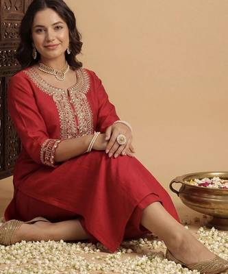 Women Ethnic Motifs Embroidered Regular Sequinned Liva Kurta with Trousers 1