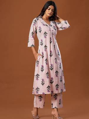 Women Floral Printed Regular Pure Cotton Kurta with Trousers 1