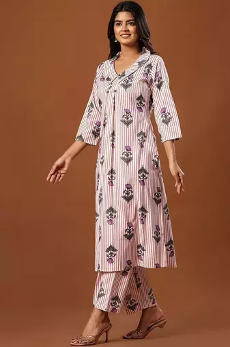 Women Floral Printed Regular Pure Cotton Kurta with Trousers