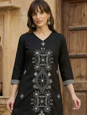 Women Embroidered Regular Black Thread Work Kurta with Trousers 2