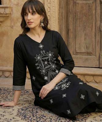 Women Embroidered Regular Black Thread Work Kurta with Trousers 3