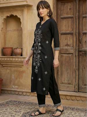 Women Embroidered Regular Black Thread Work Kurta with Trousers 6