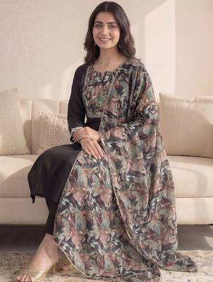 Women Floral Printed Regular Thread Work Kurta with Trousers & With Dupatta 1
