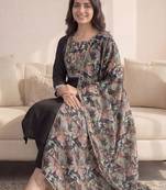 Women Floral Printed Regular Thread Work Kurta with Trousers & With Dupatta