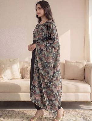 Women Floral Printed Regular Thread Work Kurta with Trousers & With Dupatta 3
