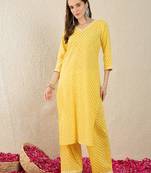 Women Leheriya Printed Regular Thread Work Pure Cotton Kurta with Trousers
