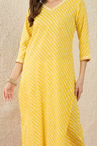 Women Leheriya Printed Regular Thread Work Pure Cotton Kurta with Trousers