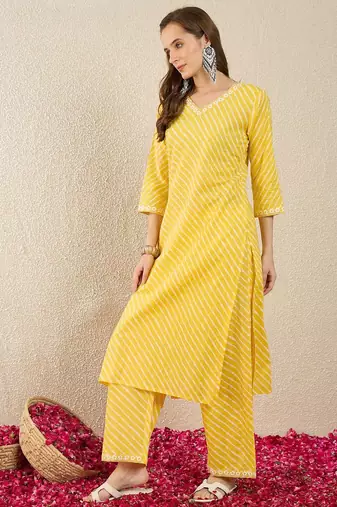 Women Leheriya Printed Regular Thread Work Pure Cotton Kurta with Trousers