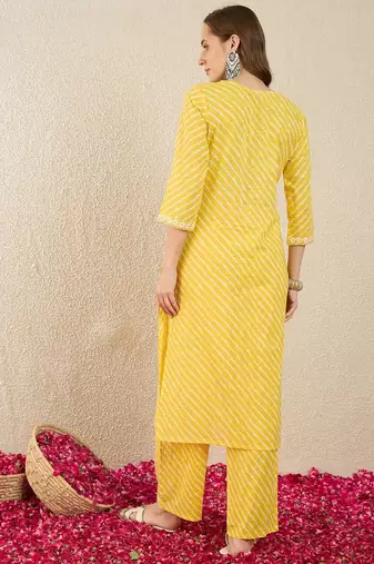 Women Leheriya Printed Regular Thread Work Pure Cotton Kurta with Trousers