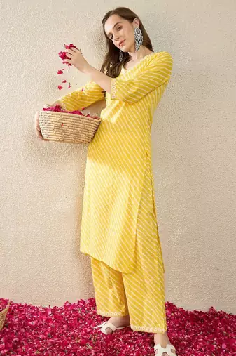 Women Leheriya Printed Regular Thread Work Pure Cotton Kurta with Trousers