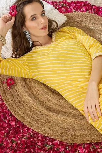 Women Leheriya Printed Regular Thread Work Pure Cotton Kurta with Trousers