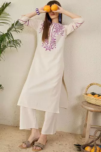 Women Floral Embroidered Regular Thread Work Kurta with Palazzos