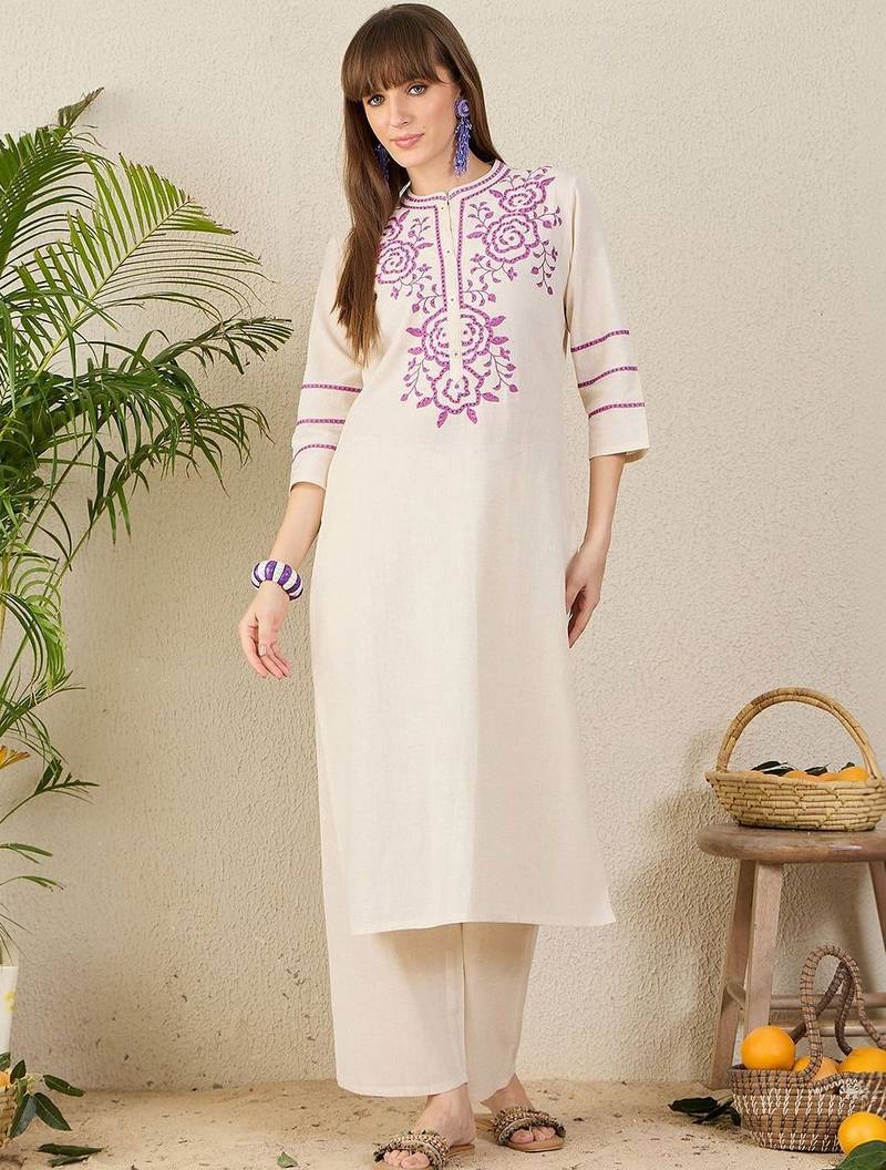 Women Floral Embroidered Regular Thread Work Kurta with Palazzos